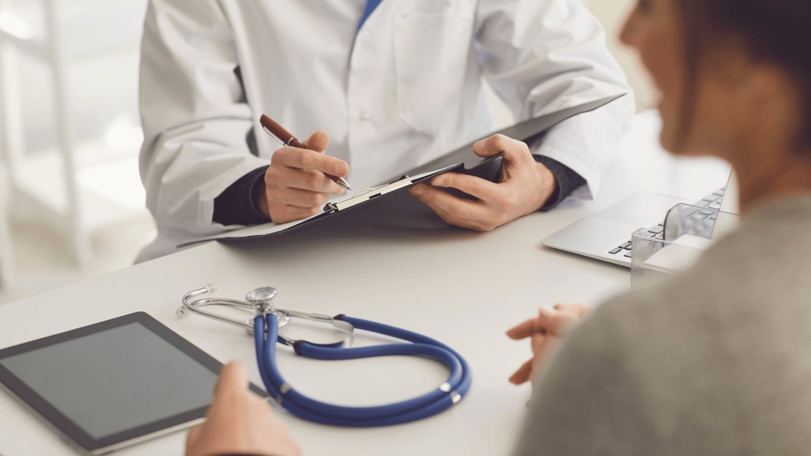 Descubra como o Dr Cristiano Noskoski pode ajudar você em Marau com cardiologia e emagrecimento saudável. Agende sua consulta!